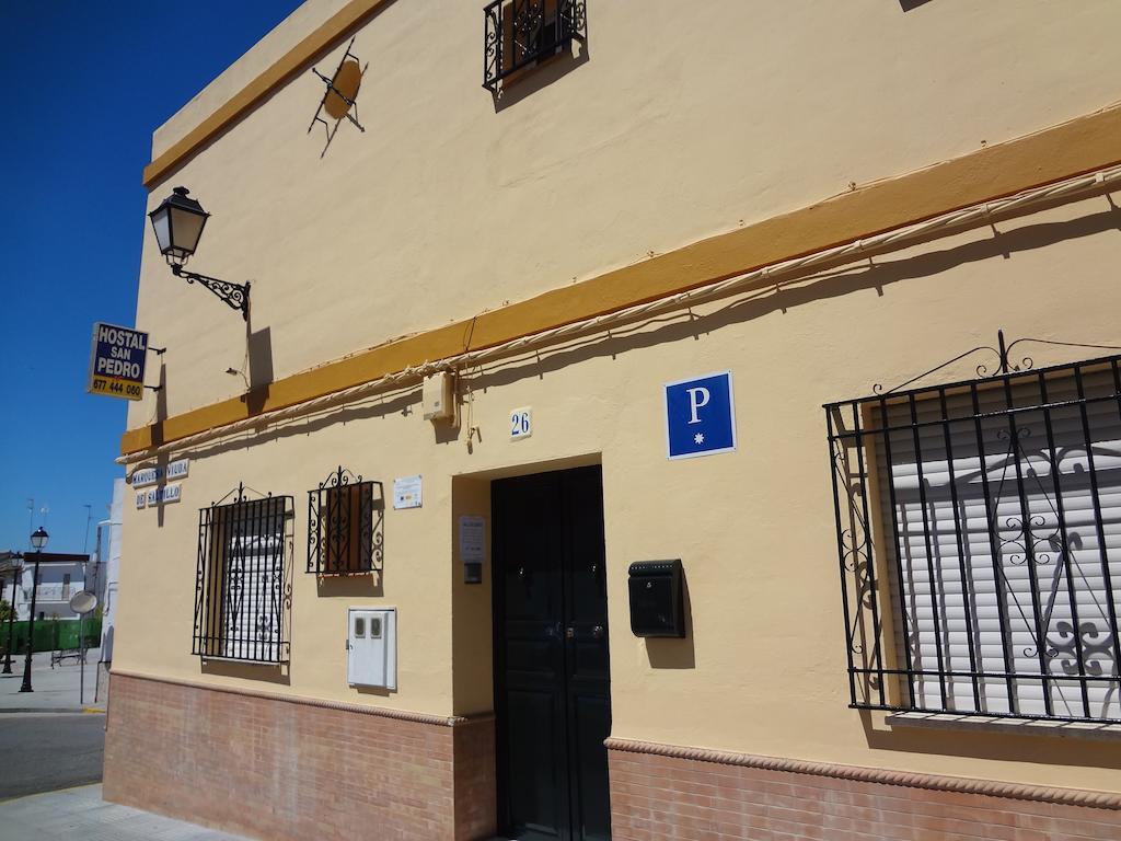 Hostal San Pedro Sanlúcar la Mayor Exteriér fotografie