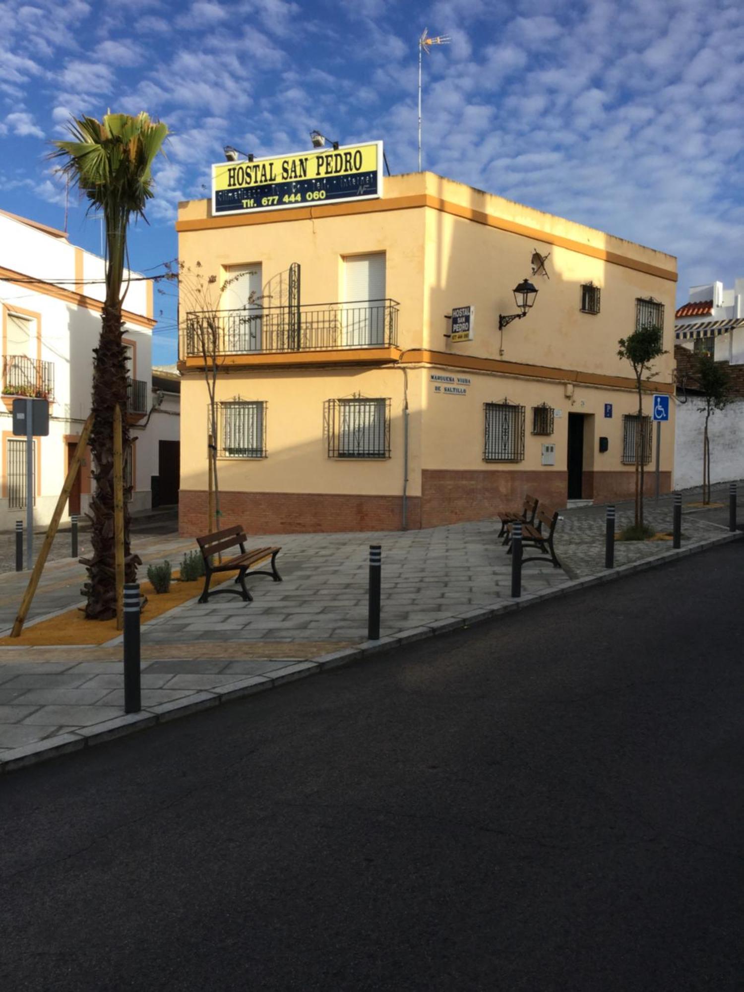 Hostal San Pedro Sanlúcar la Mayor Exteriér fotografie