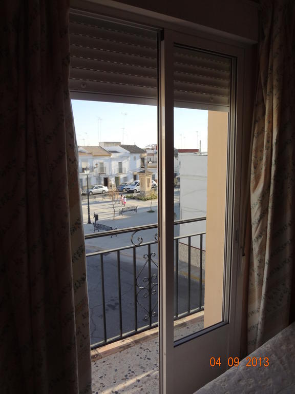 Hostal San Pedro Sanlúcar la Mayor Exteriér fotografie